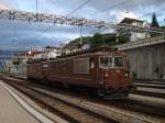 Die Re 4/4 179 und 175 verlassen den Bahnhof Spiez am 28.6.2007.