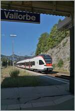 Der SBB RABe 523 031 rangiert in Vallorbe; TEE Cislapin, EC Paris - Genève und NachtZüge von Calais/Paris nach Venezia sowie andere waren vor Jahren im Bahnhof von Vallorbe Alltag und heute