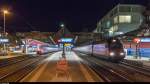 Bahnhof Winterthur, 17.58 Uhr, 10. November 2015. Auf Gleis 3 steht IC 730 St. Gallen - Genève Aéroport zur Abfahrt bereit, auf Gleis 6 steht die S7 nach Rapperswil (Abfahrt 18.08) und auf Gleis 7 (hier etwas versteckt) die S8 nach Pfäffikon SZ (Abfahrt 18.11).