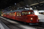 SBB: RAe 4/8 1021 roter Pfeil Chrchill in Zürich HB am 6. Dezember 2017.
Foto: Walter Ruetsch