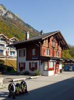 Der Bahnhof Niederried (CH) am Brienzersee am 02.10.2011