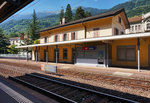 Blick auf das Bahnhofsgebäude von Faido.