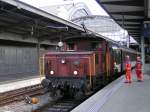 Rangierlok 1651 beim Umsetzen eines Personenzuges aus dem Bereich der SNCF in den Bahnhofsbereich der SBB in Basel. 30.07.07
