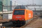 Am 25.10.2014 fuhr die erst kurz zuvor beklebte Re 460 063-1  europe by easyJet  mit einem InterRegio (Locarno - Basel SBB) in den Endbahnhof Basel SBB ein.