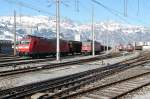 Momentaufnahme vor der mchtigen Bergkulisse im Gterbahnhof Buchs/SG.