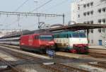 SBB + FS  - 460 098-7 neben E 444 026 im Bahnhof von Chiasso am 23.02.2008