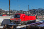 Gleich drei sehr saubere Vectron von DB Cargo Italia stehen am 24. Januar 2017 in Chiasso abgestellt. Auf dem Bild ist 191 016 zu sehen, die anderen standen etwas ungünstig.