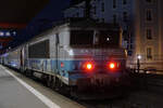 SNCF Mehrsystemlokomotive BB 522316 mit TER im Bahnhof Genf zur Abfahrt nach Lyon bereit am 20.