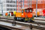 RhB Rangierlok Tm 2/2 120 am 07.07.26 in Landquart beim Rangieren vom Bahnsteig aus fotografiert 