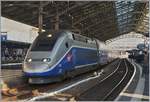 Als TGV Lyria Zugspaar 9773/9778 von Paris nach Lausanne (via Genève) und Zurück unterwegs wartet der TGV 4722 mit den Triebköpfen 310043 und 44 in Lausanne auf die baldige Abfahrt