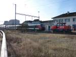 Die Ee 922 002 am 26. Dezember um 12:30 in Romanshorn, mit dem IC nach Brig.