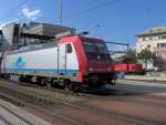 Eine E 484 von Cisalpino fhrt gerade aus dem Bahnhof Spiez nach Mailand ber den Ltschberg.