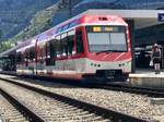 ABt 2132 der in Visp abgekuppelt wurde wartet auf den nächsten Zug der angekuppelt wird, am 15.7.17.