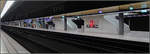 Zürichs unterirdische Bahnhöfe - 

Bahnhof Löwenstraße des Züricher Hauptbahnhofes. Blick auf den südlichen Bahnsteig Richtung Altstetten mit den charakteristischen Treppenaufgängen. Während der Gleisbereich im Dunkeln liegt sind die Bahnsteige hell gehalten.

14.03.2019 (M)