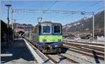 Die BLS Re 4/4 501 (ex SBB) steht mit ihrem EW III RE in Zweisimmen und wartet auf die Rückfahrt nach Interlaken Ost.