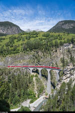 RhB Allegra mit IR St. Moritz - Chur am 8. Juli 2020 auf dem Landwasserviadukt bei Filisur. 