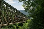 Die letzte Brücke über den Ticino in der Schweiz: die die 256 Meter lange  Ticiono Riazzino Brücke  zwischen Cadenazzo und Riazzino auf der Strecke Bellinzona - Locarno.
