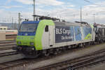 Re 485 018-6 steht in der Abstellanlage beim badischen Bahnhof.