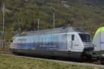 Re 465 016-4 fährt auf dem Verbindungsgleis Richtung Bahnhof Interlaken Ost.