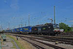 Siemens Vectron 193 712-7 durchfährt den badischen Bahnhof.