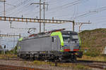 Siemens Vectron der BLS 475 416-4 durchfährt den Bahnhof Pratteln.