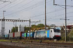 Lok 186 105-3 durchfährt den Bahnhof Pratteln. Die Aufnahme stammt vom 20.10.2020.