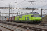 Doppeltraktion, mit den BLS Loks 465 014-9 und 465 011-5 durchfährt den Bahnhof Pratteln. Die Aufnahme stammt vom 04.03.2021.