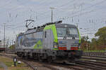 Siemens Vectron 475 417-2 verlässt am 06.10.2022 die Abstellanlage am badischen Bahnhof.