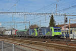 Doppeltraktion, mit den BLS Loks 485 020-2 und 485 012-9 durchfährt den Bahnhof Burgdorf.