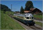 Der  Blaue Pfeil  der BLS, der BCFe 4/6 736 im Regionalzugsdienst von Spiez nach Interlaken Ost.