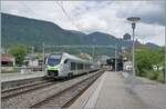 Der BLS MIKA RABe 528 134 ist als IR 1868 auf der Fahrt von Basel SBB nach Biel/Bienne und verl�sst den BLS / MLB Bahnhof von Grenchen Nord. 
Im Hintergrund die Jurakette mit der Wandfluh in der Bildmitte.

20. Mai 2026