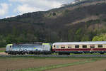 BLS: BLS Cargo Lokomotive im Personenverkehr:
AKE Rheingold Basel-Domodossola mit Re 475 Vectron X4E bei Oberbuchsiten am 13. April 2017.
Foto: Walter Ruetsch 
