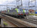 BLS - 475 410-7 mit 475 406-5 vor Güterzug unterwegs im Bahnhof Prattelen am 21.07.2018