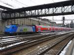 bls - Lok 185 525-3 mit DB Doppelstockwagen im Bahnhof Spiez am 28.12.2008