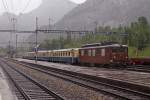 100 Jahre BLS: Sonderzug mit Ae 4/4 251 und den dazu passenden EW ll in Kandersteg am 29. Juni 2013, kurz vor der Abfahrt nach Frutigen.
Foto: Walter Ruetsch