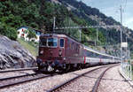 BLS/SEZ: SEZ Re 4/4 177  ZWEISIMMEN  beim Passieren der Lötschberg Südrampe im August 1998.