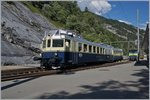 Der historiche BLS BCFe 4/6 736  Blauer Pfeil  verlässt Hohtenn Richtung Bern.
14. August 2016