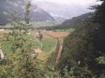 Blick in das Kandertal mit Verlauf der BLS-Strecke.