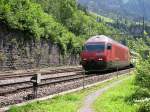 Berner Oberland 2007 - SBB Re 460 089-6  Freiamt  ist am 25.07.2007 mit einem IC Richtung Brig unterwegs.