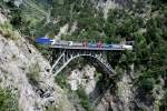 Rollende Landstrae auf dem Bietschtal-Viadukt.