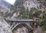 BR 460 mit IC Brig - Spiez am 13.11.2006 auf dem Bietschtal-Viadukt, aufgenommen von der Hhenweg-Variante 2.