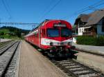 BLS - Ausfahrender Regio aus dem Bahnhof Biglen am 18.08.2012