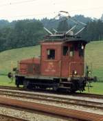 Rangierlok Te 2/2 161 der VHB = Vereinigte Huttwiler Bahnen (Heute bls) im Bahnhofsareal von Summiswald-Grnnen im Aug.1987