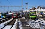 BLS: Nur noch bis zum 14. Dezember 2013 können die roten ex RM RABe 526 280-286 auf der S 6 zwischen Langnau i.E. und Luzern sowie zwischen Langenthal und Luzern fotografiert werden. Am 1. Dezember 2013 konnten in Langnau i.E. noch drei verschiedene Fahrzeugtypen (RABe 525 15  NINA  mit dem Werbeanstrich für die Gurtenbahn, RABe 526-286 und RABDe 565) in verschiedenen Farben auf einem Bilde festgehalten werden.
Foto: Walter Ruetsch  