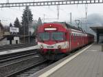 BLS - Triebwagen RBDe 4/4 566 225-9 an der Spitze eines Regios im Bahnhof Burgdorf am 02.02.2014