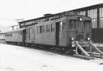 EBT/VHB: Der BDe 2/4 233 wartete im Februar 1985 in Burgdorf in der heute nicht mehr existierenden Abstellanlage auf den nächsten Einsatz.
