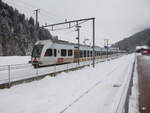 BLS - Triebzüge RABe 535 115-0 und 535 114-3 ( Güezziexpress ) im Bahnhof Truebschachen am 10.12.2017