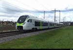 BLS - Triebzug RABe 528 113 unterwegs bei Lyssach als Regio nach Bern - Thun am 09.04.2022