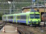 bls - Ausfahrender Pendelzug mit dem Steuerwagen ABt 937 am Schluss aus dem Bahnhof von Brig am 20.09.2007