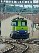 BLS Rangierlok Tea 245 024-5 durchfhrt am 29.07.08 den Bahnhof von Spiez.